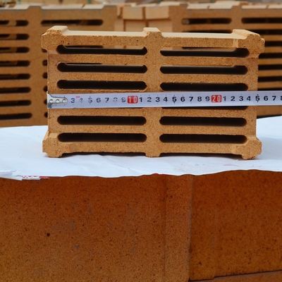 2024 ヘナンの火のレンガ鋳造サービスのための耐火ブロックとCaO含有量0.01%