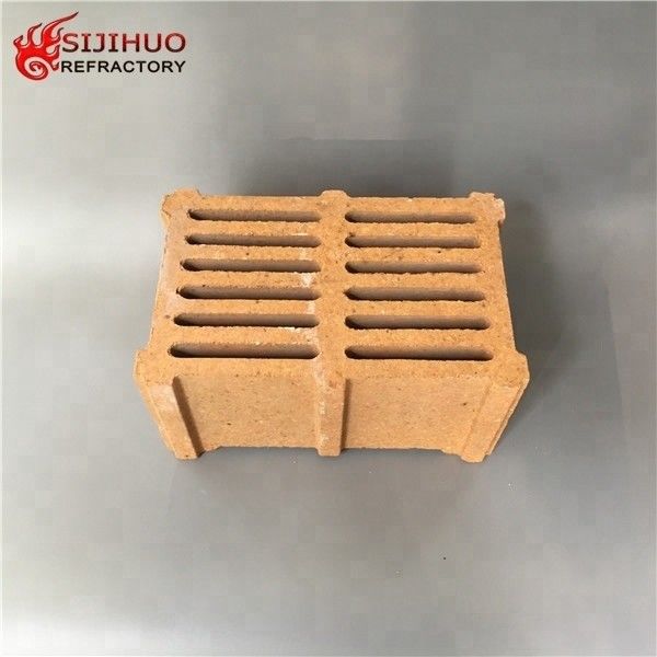 SiC含有量 1.2-1.4% 230x114x65mm 産業用炉用のレチス耐火レンガ